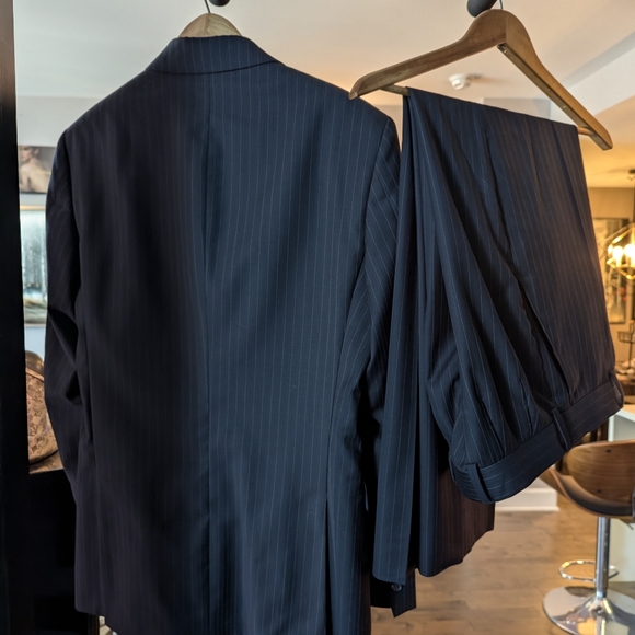 SOLD/// Strellson Striped Charcoal Suit 38/32 'Lucky Livio' - Picture 9 of 9